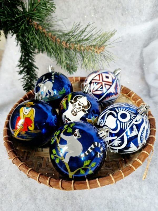 6 Boules de Noël/ décoration de Noël/collection NOËL ARTISANAL/ Madagascar