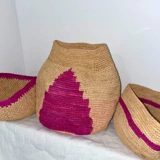 Lot de de vase en raphia avec un panier de rangement