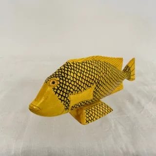 sculpture de poisson en bois