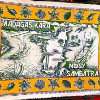 1 Salova/LAMBAOINE/Pagne traditionnel Malagasy