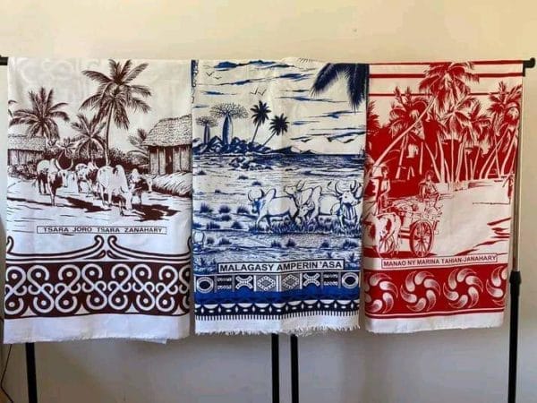 1 Salova/LAMBAOINE/Pagne traditionnel Malagasy – Image 4